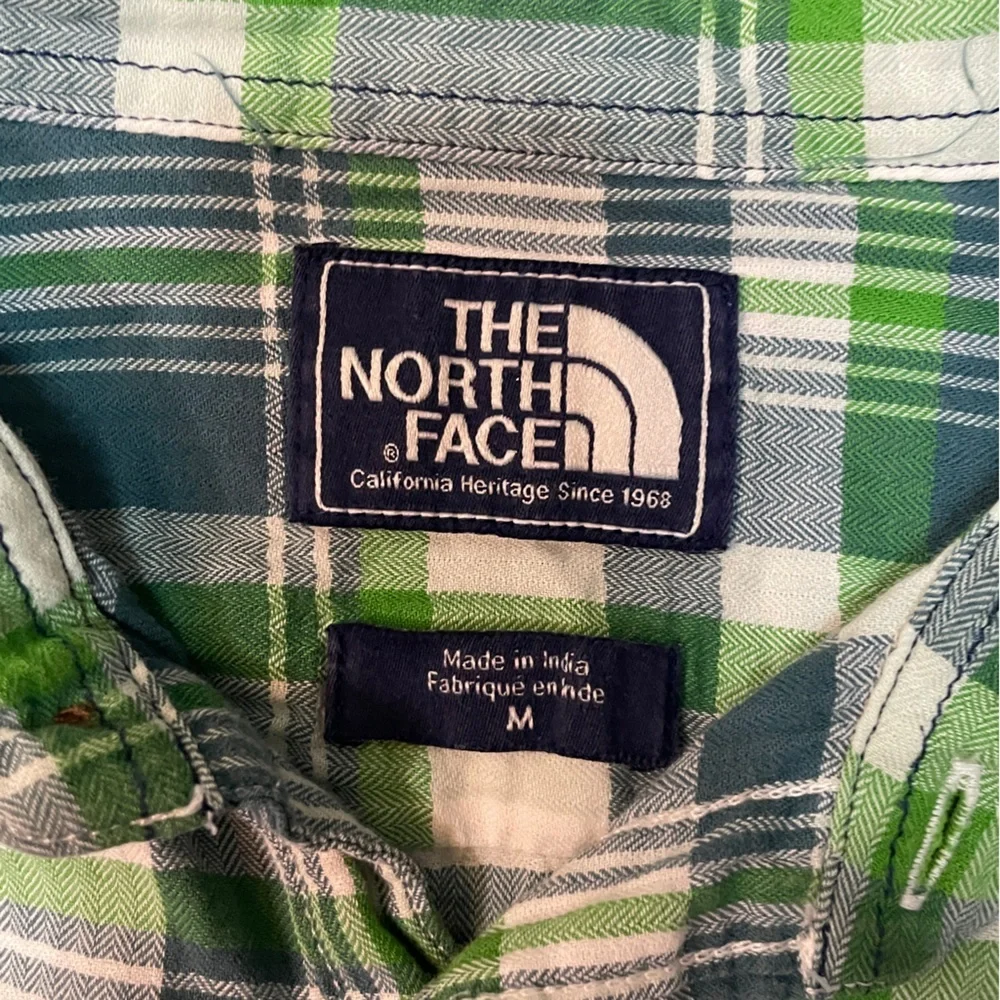 The North Face Green and White‎ Plaid Button Down Shirt size Medium